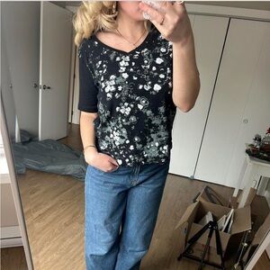 Northern Reflections Black and White Floral Tee